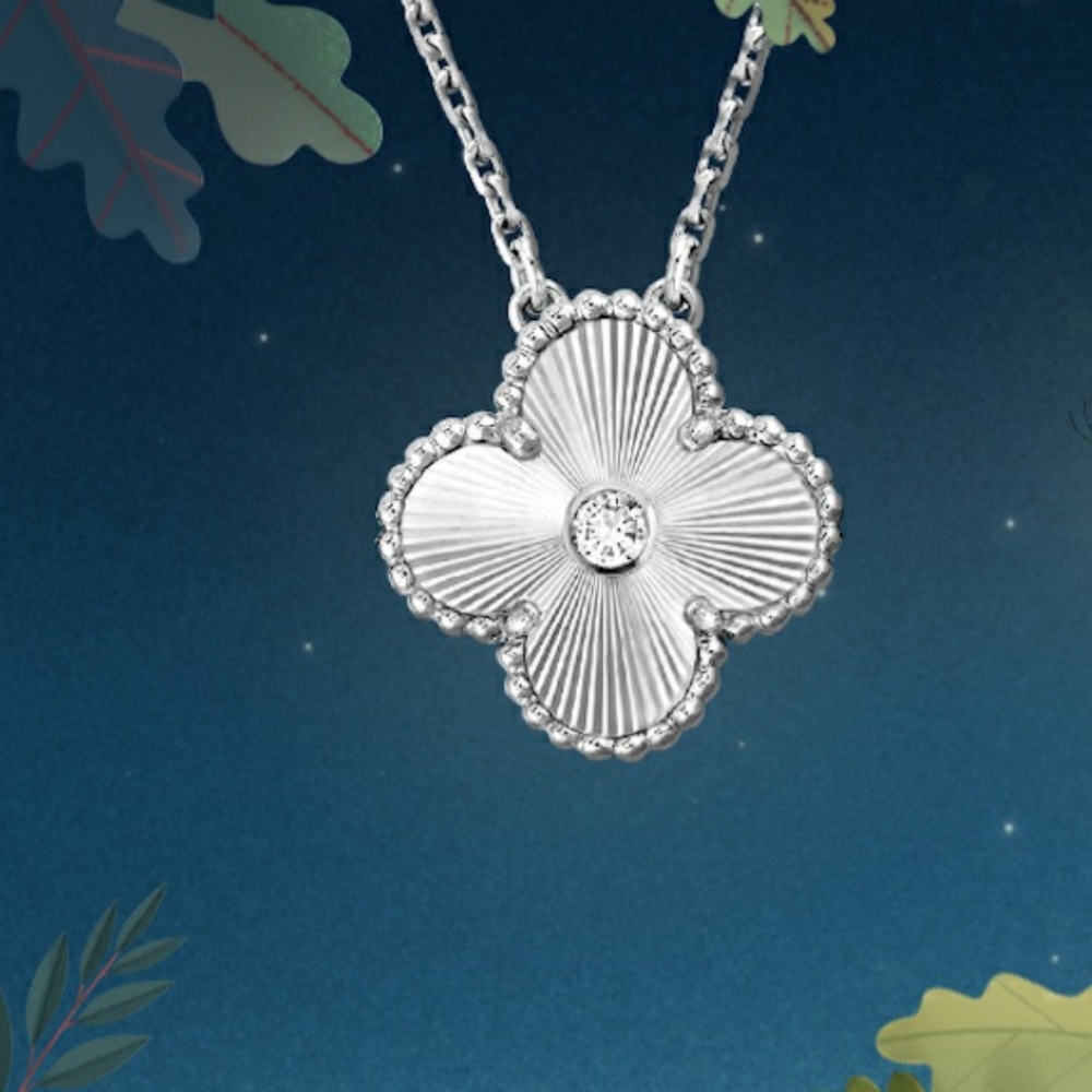 ISO Van Cleef & Arpels Holiday 2020 necklace IN SEARCH OF! Not for sale.